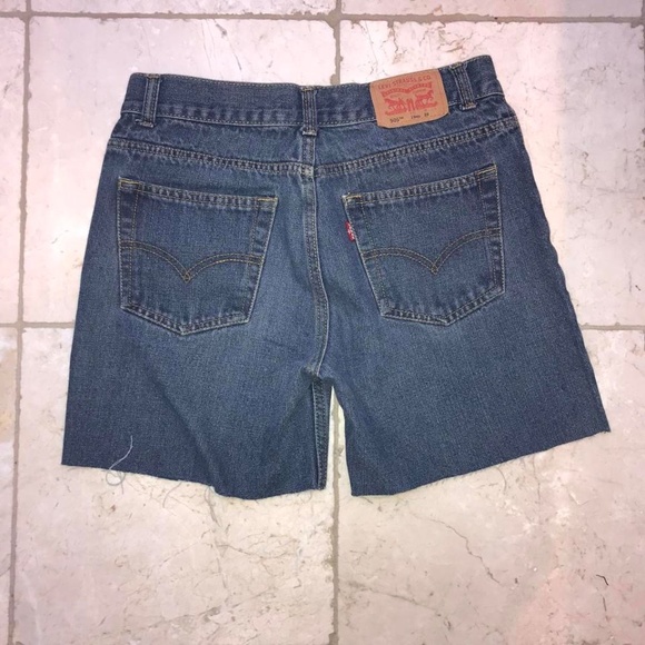 Vintage Levi’s Cut off jean denim shorts - Picture 2 of 3